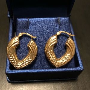 SLC 14k Small gold hoop earrings